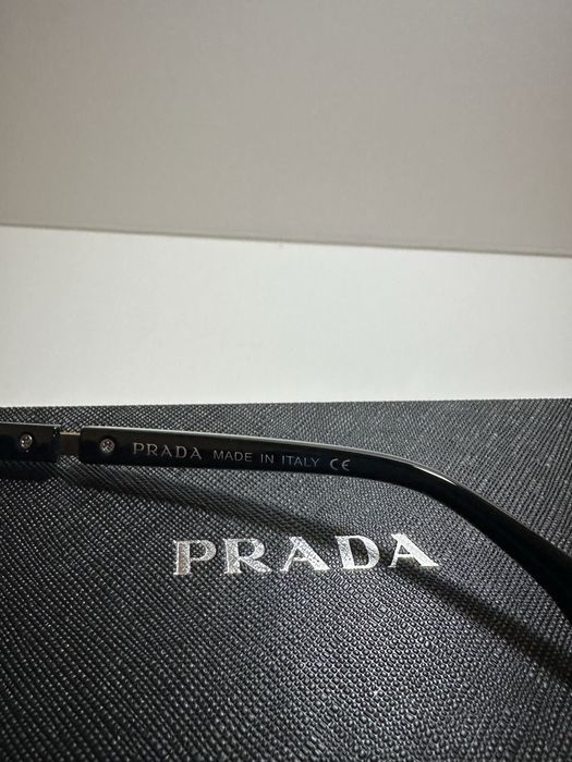 Слънчеви очила Prada