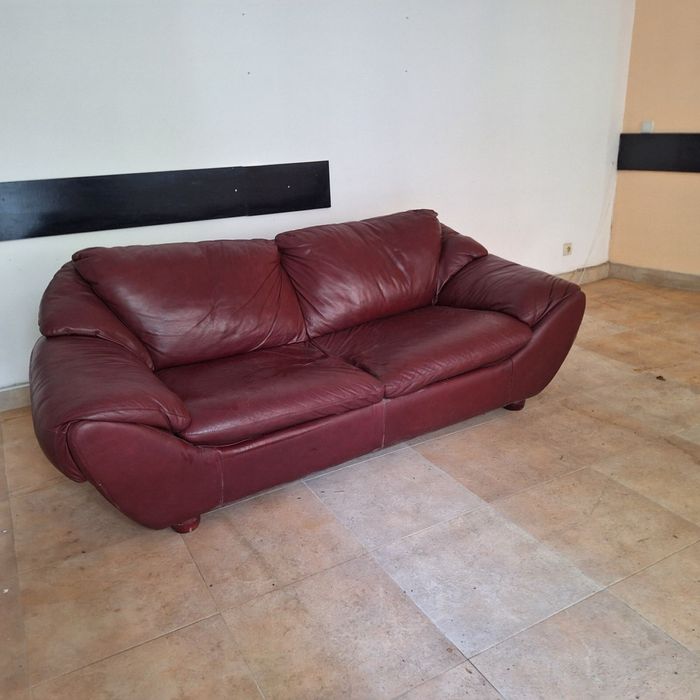 Кожен диван Бордо