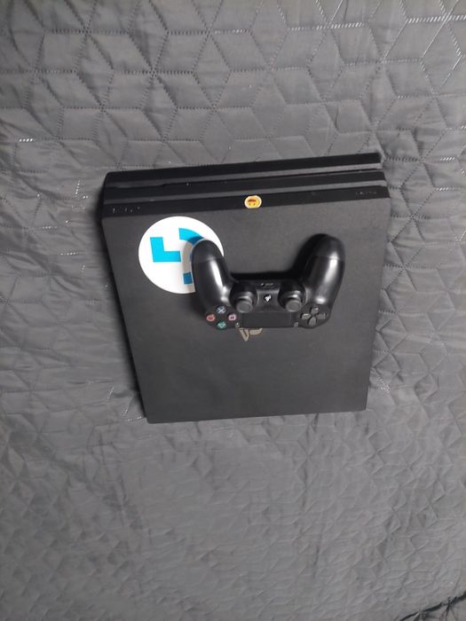 Playstation 4 Pro+căști logitech