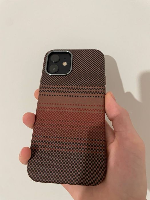 Iphone 12 коробка есть