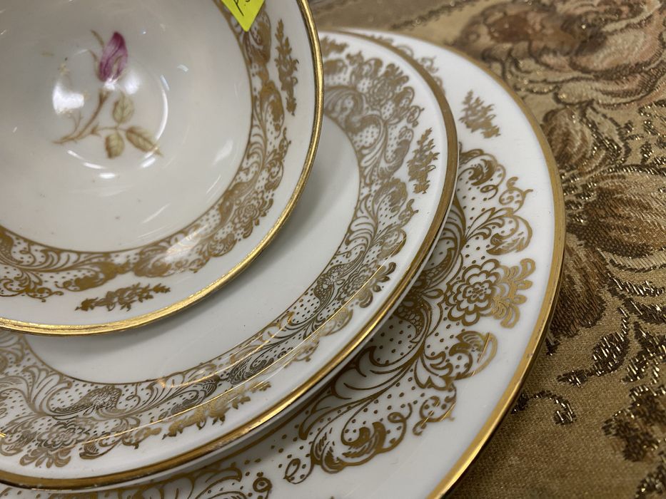 Немска порцеланова чаша троен сет костен порцелан с позлата