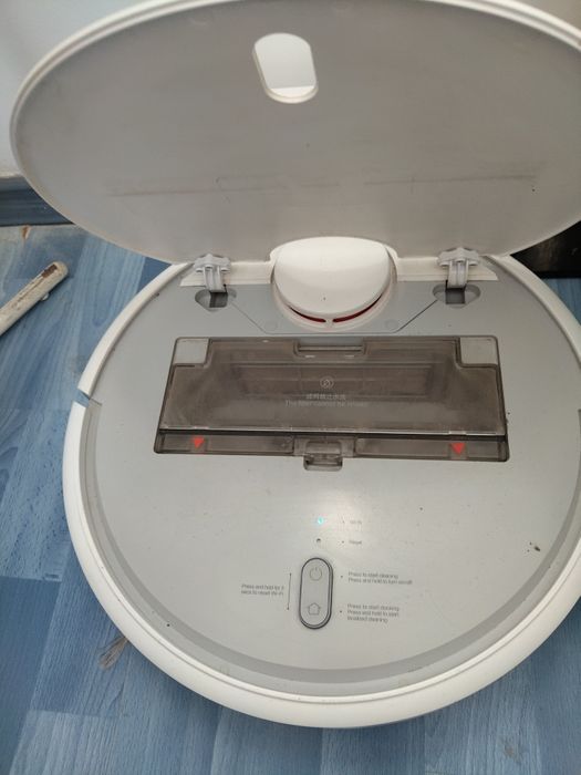 Робот прахосмукачка