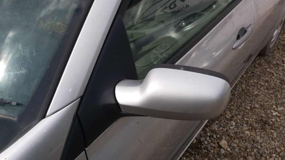 Dezmembrez Renault Megane 2 break 1.9 DCi