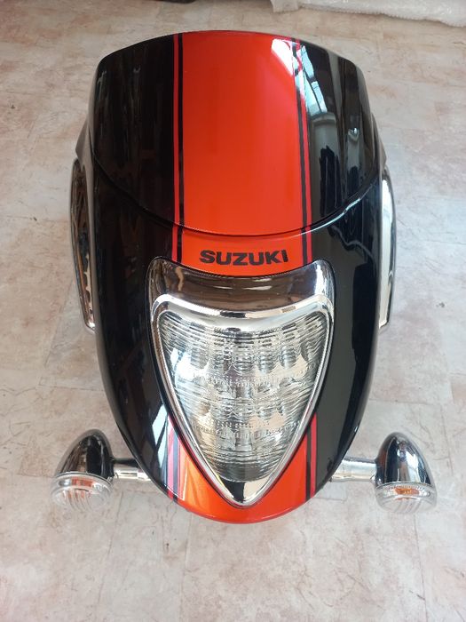 Suzuki M1800 Intruder M109R Boulevard Заден калник стоп мигачи