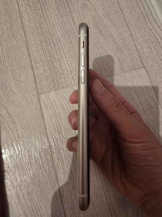 Продам айфон 11 срочна