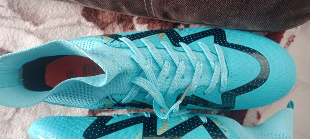 Кросовки очень хорошего качества