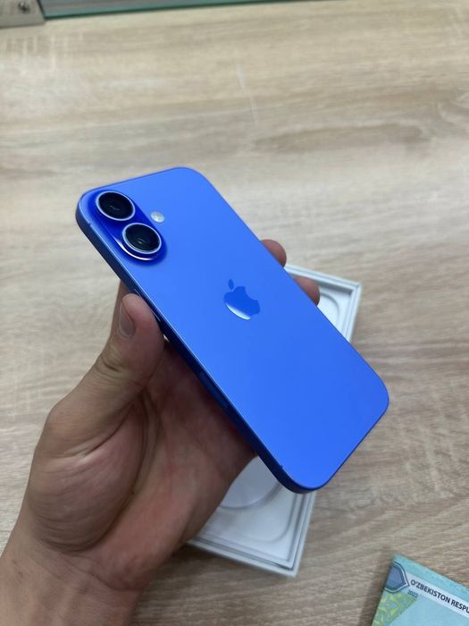 IPhone 16.     .