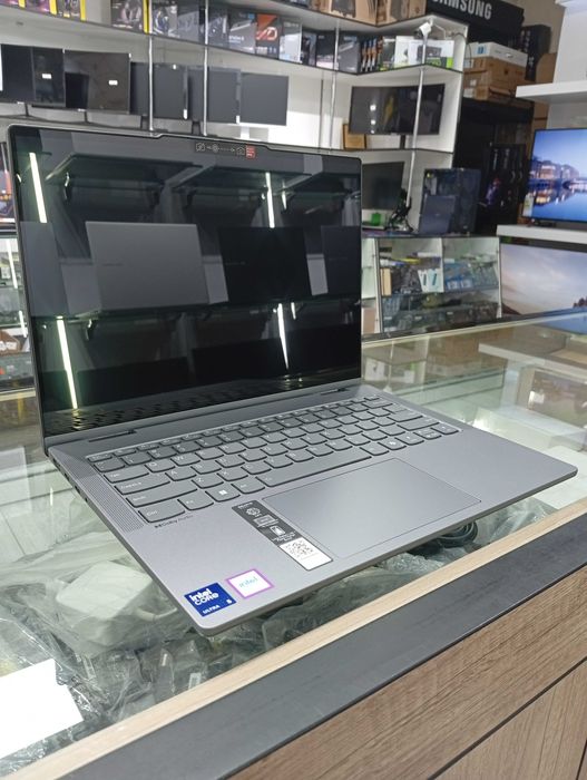 Lenovo 14 IPS tuoch Ultra 5-225U LPDDR5 8GB SSD 512GB Win 11 Luna Grey