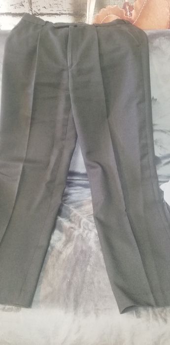 Прекрасен мъжки костюм-ръст 50