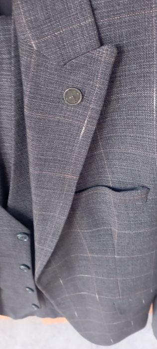 Костюм тройка мужской