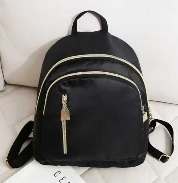 Малка текстилна раница за всекидневна употреба