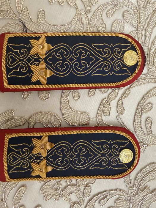 Продам сшитые золотые погоны (подполковник), ручная работа