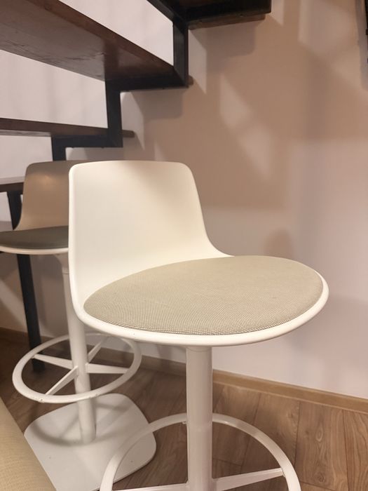 Scaune Designer Coalesse Enea Lotus Post Stool