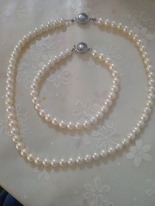 Продам, а жемчуг . Браслет из серебра все вопросы в личкора. Всё вопро