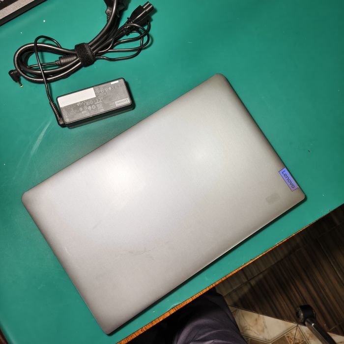 Lenovo IdeaPad Core i5 1235U