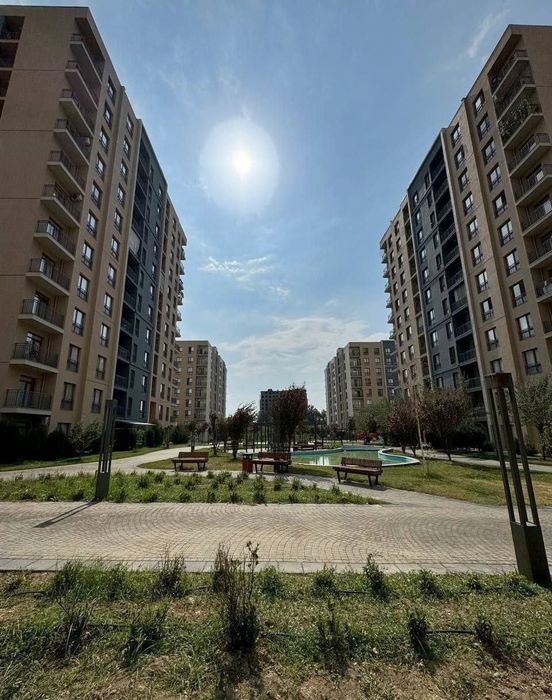 Срочно 2хонали квартира сотувда.Алмазар Жамий круг!