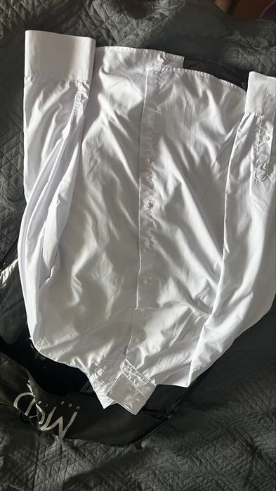 Продам костюм тройку размера 48