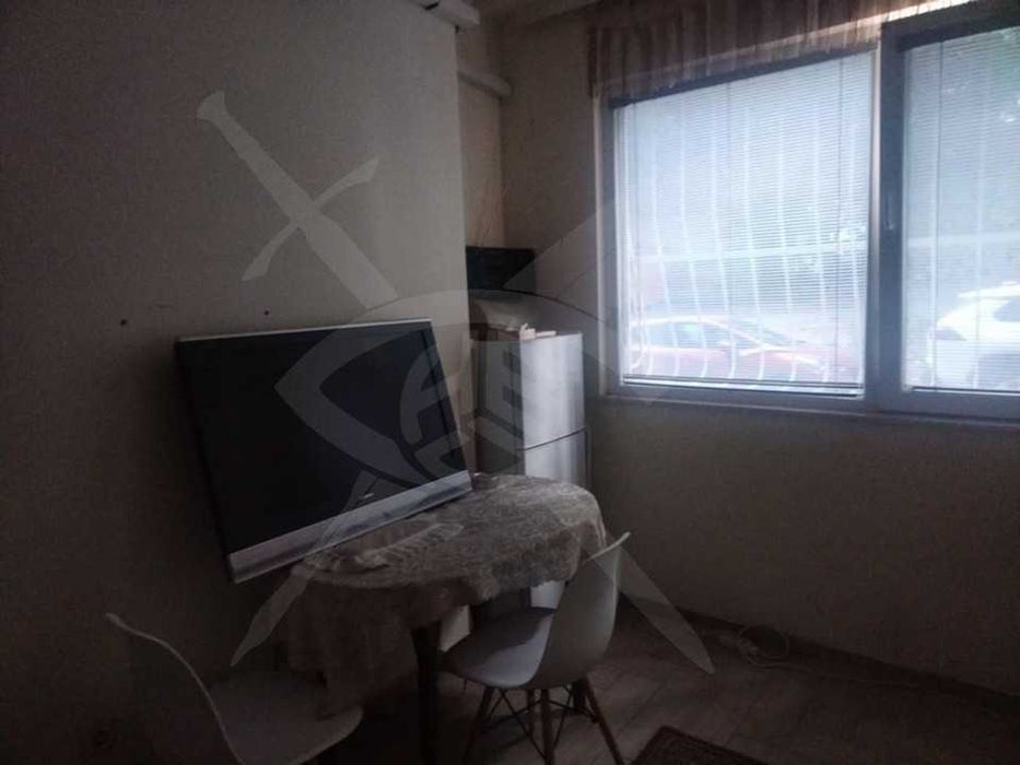 Дава се под наем Едностаен апартамент в Варна, Център - 35 кв.м за 300 € - Снимка #2