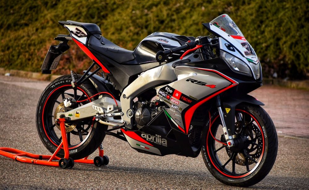 Yamaha yzf 125 mt 125 ktm 125 cbr 125