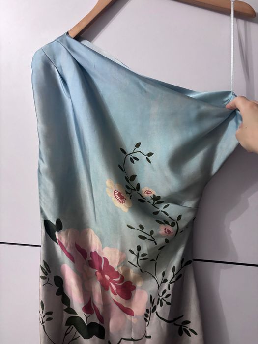 Zara нова сатенена рокля