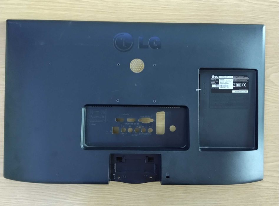 Продавам корпус (заден капак и предна рамка) от LG 24MT58DF-PZ