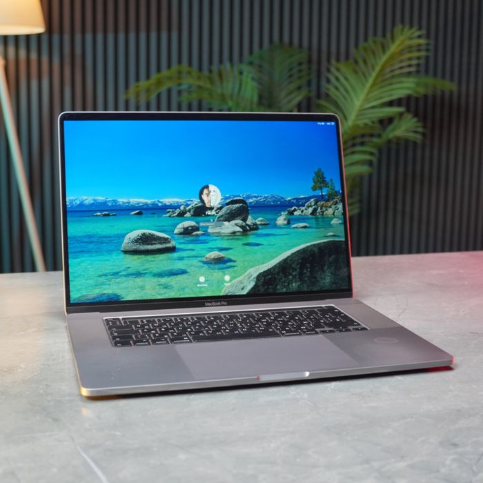 MacBook Pro 16  2019