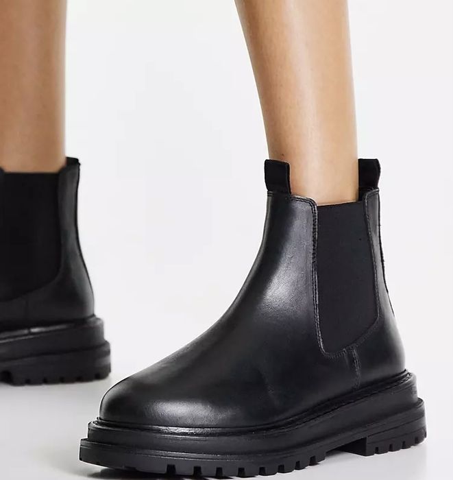 Черни кожени боти