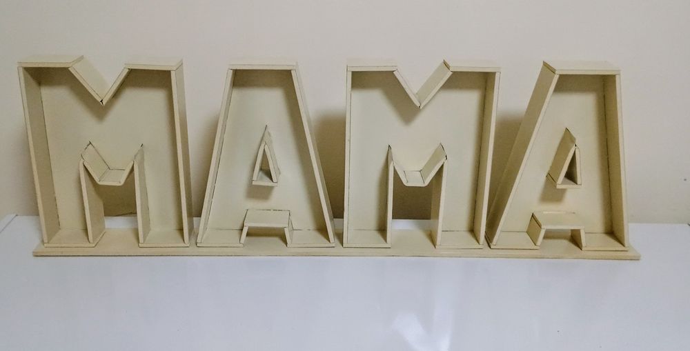 Кутии, цифри и букви за цветя, мъх и мезета