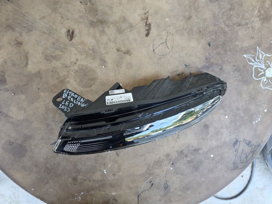 Citroen Berlingo 2023 ляв халоген LED