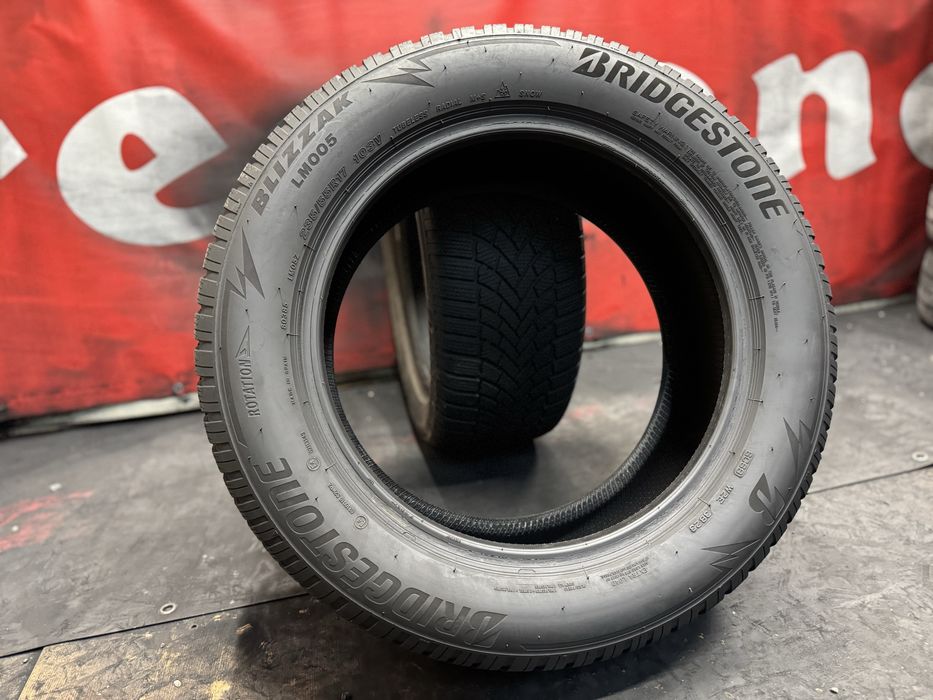 235 55 17, Зимни гуми, Bridgestone BlizzakLM005, 2 броя
