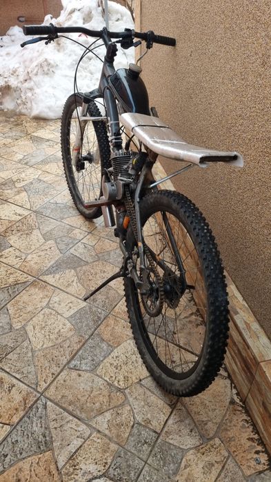 Bicicletă rockrider st 120s modificată cu motor 80cc 2t