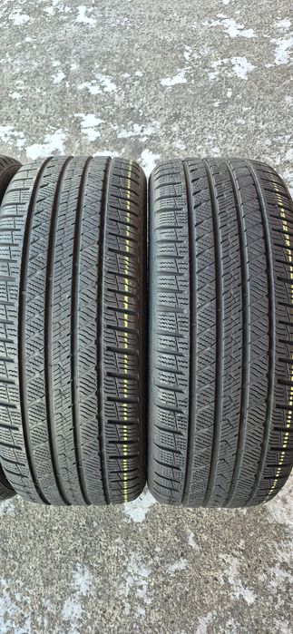 4 anvelope M+S Vredestein 225/45/19.Pretul este pe bucata.