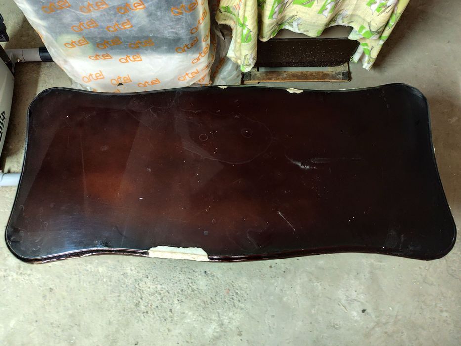 Стол журналный 149 минг сумга срочно сотилади