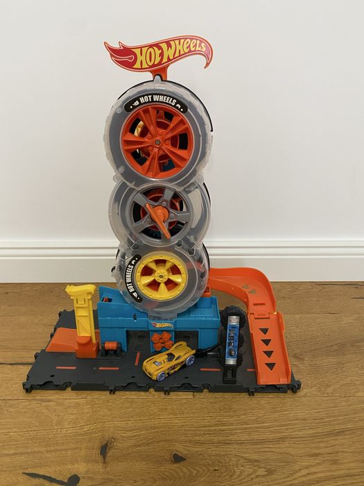 Set de joaca Hot Wheels City - Vulcanizarea Super Twist
