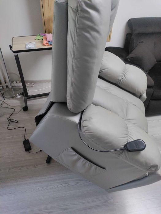 Fotoliu electric recliner cu masaj - că nou, super confort