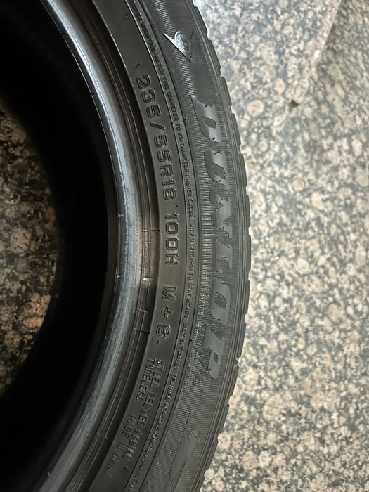 Продаю 4 шины Dunlop 235/55 R18