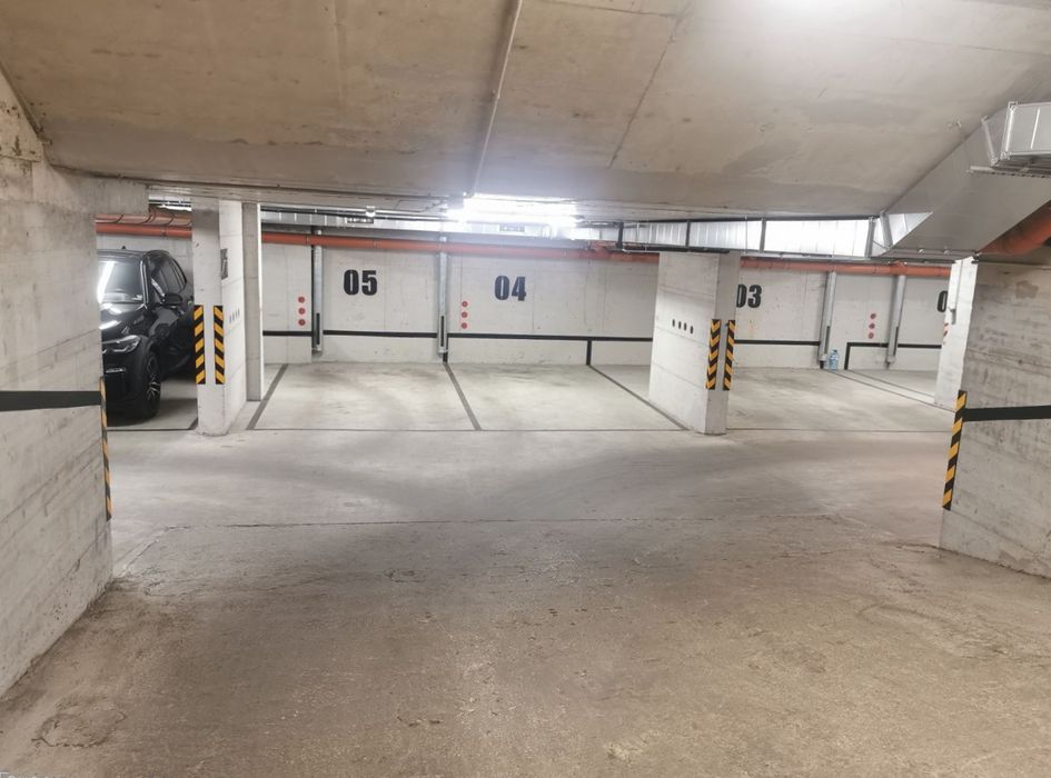 Дава се под наем Гараж / Паркомясто в Варна, Център - 14 кв.м за 204 € - Снимка #1