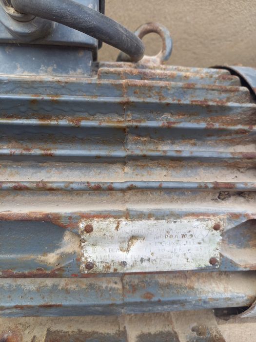 Электродвигатель и пускатель