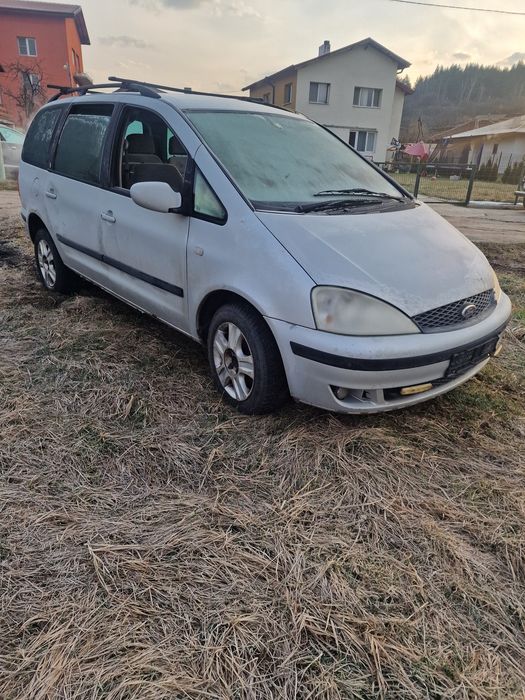 Продавам Форд  на ЧАСТИ. 0899936859