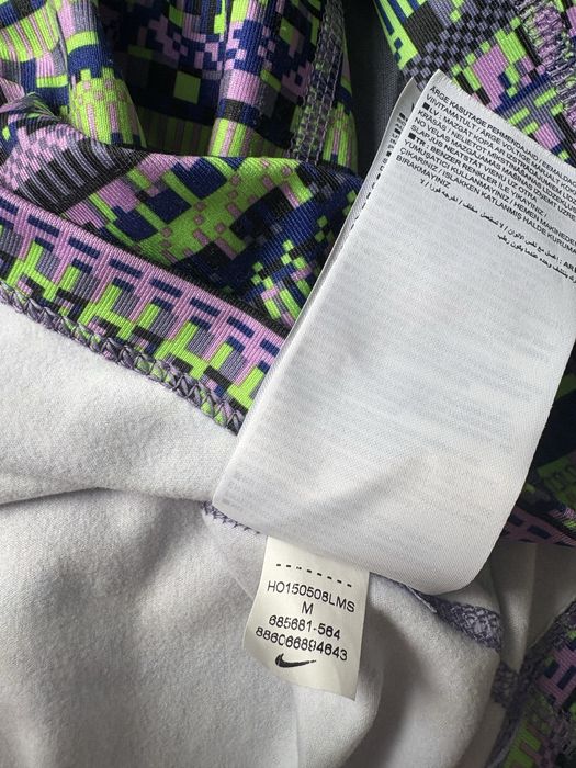 Дамска спортна блуза с дълъг ръкав Nike Pro Hyperwarm 8 Bit Dri-Fit