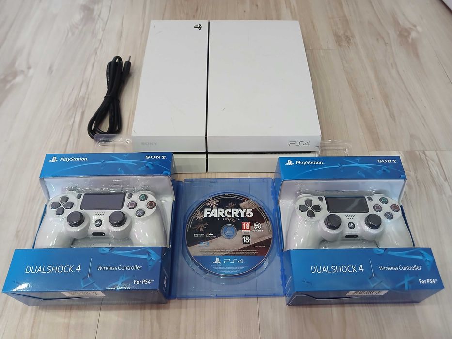 Снежнобял PlayStation 4 500GB Glacier White / 2 Нови Джойстика / Плейстейшън 4