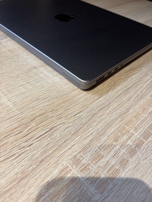MacBook Pro 14 m1pro 16/512