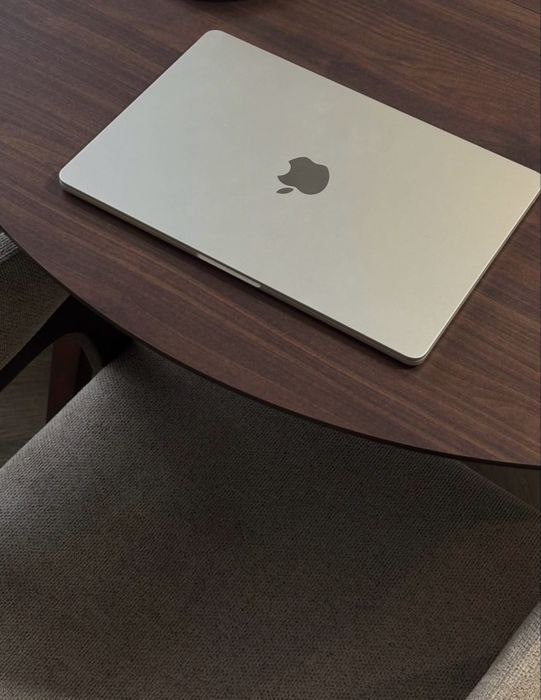 Продам MacBook Air M2 2022