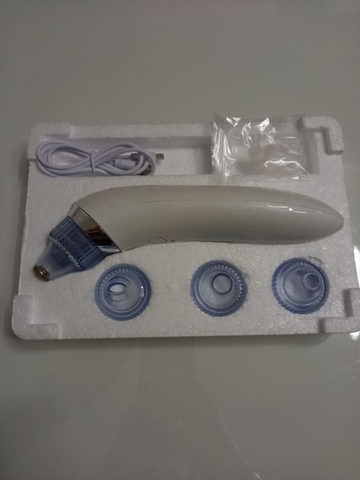 Aparat cu Vacuum pentru curatarea tenului. Nou