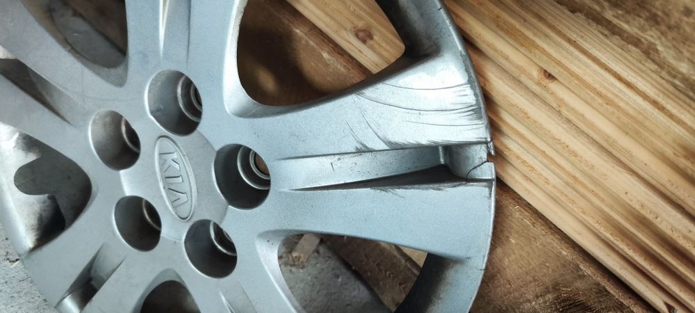 Оригинални джанти с тасове Kia Ceed