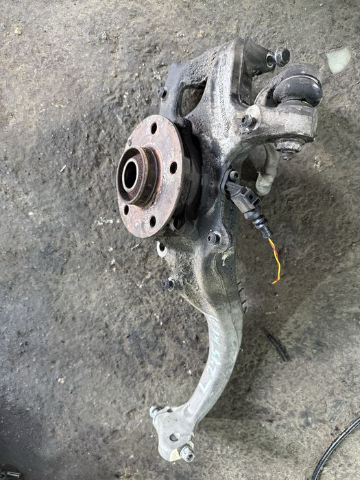 Преден ляв шенкел Audi A5 8T – 8K0407257AB / A4 B8 Q5 A6 C7 A7 Преден десен шенкел Audi A5 8T – 8K0407258AB / A4 B8 Q5 A6 C7 A7