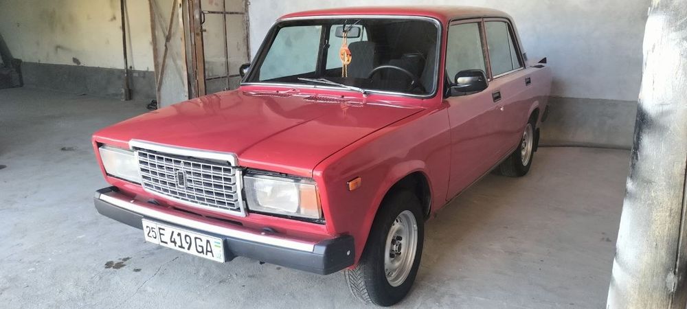 2107 Sotiladi.Yil 1990.Narx 14 Milon So'm.Geniralka Bor.Gaz Temir Balo