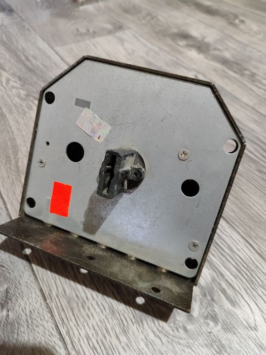 Замок для входной двери гаража