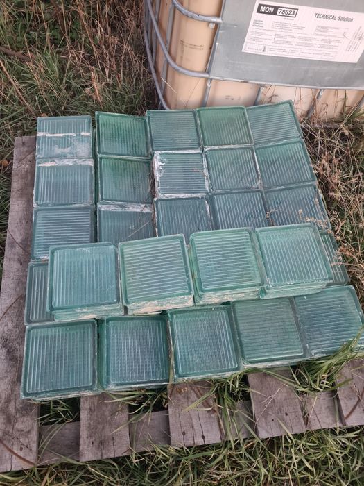 Продам стеклоблоки производства СССР.