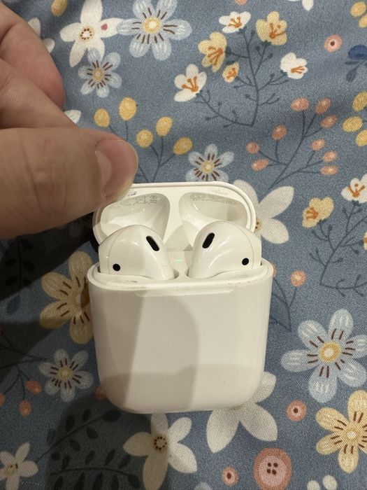 Наушники Apple AirPods 2nd generation белый